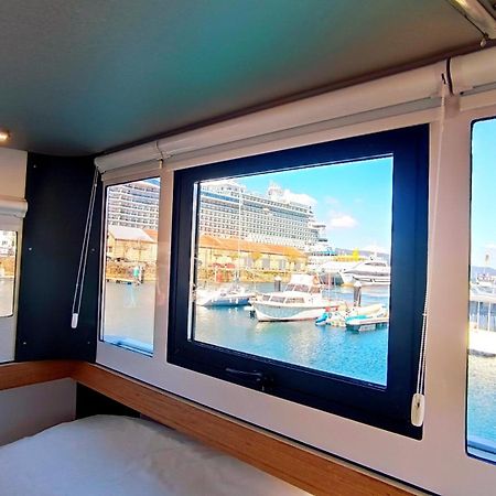 Hotel Casa Flotante En El Puerto De Vigo - Different Charter Zewnętrze zdjęcie