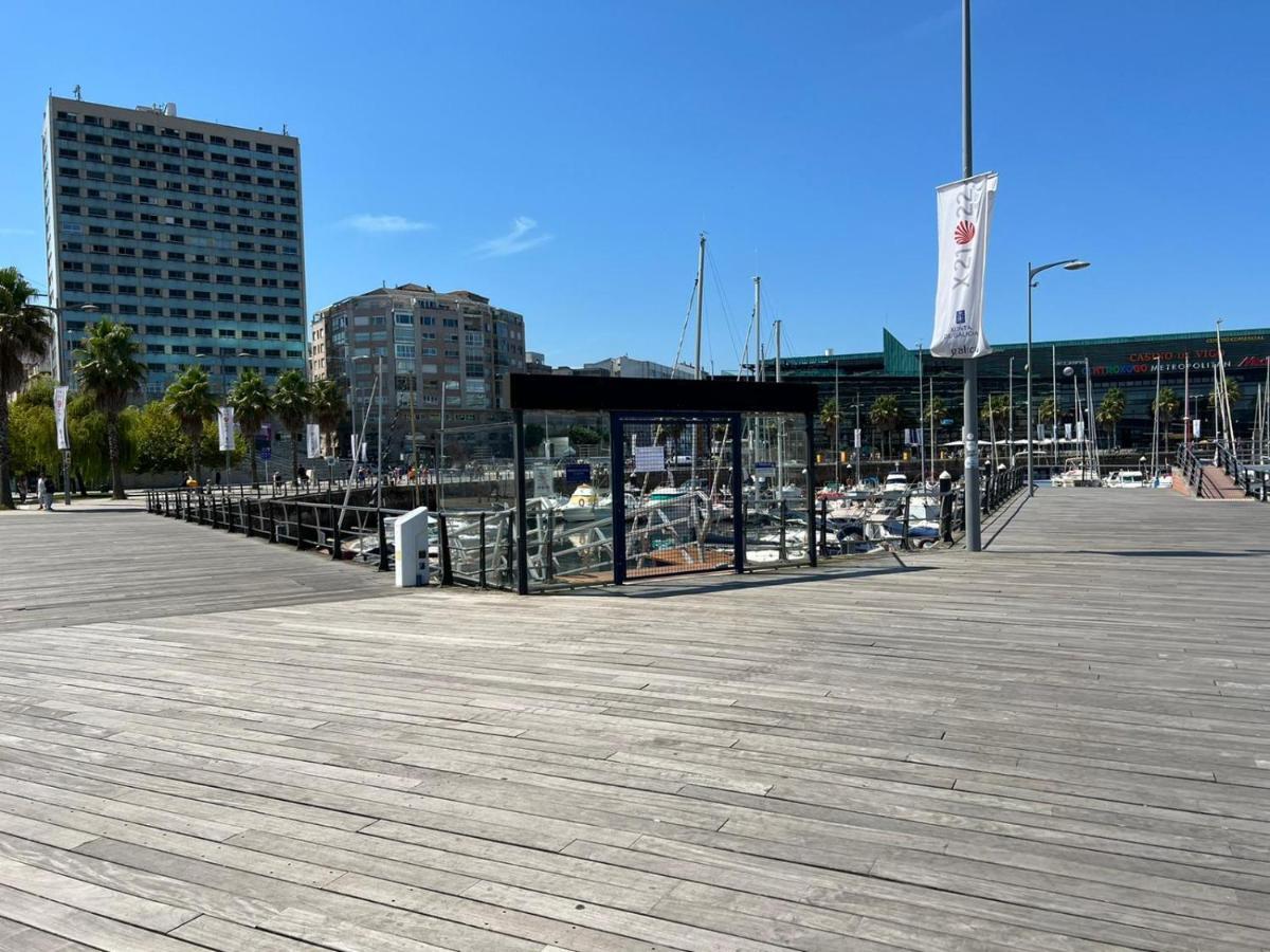 Hotel Casa Flotante En El Puerto De Vigo - Different Charter Zewnętrze zdjęcie
