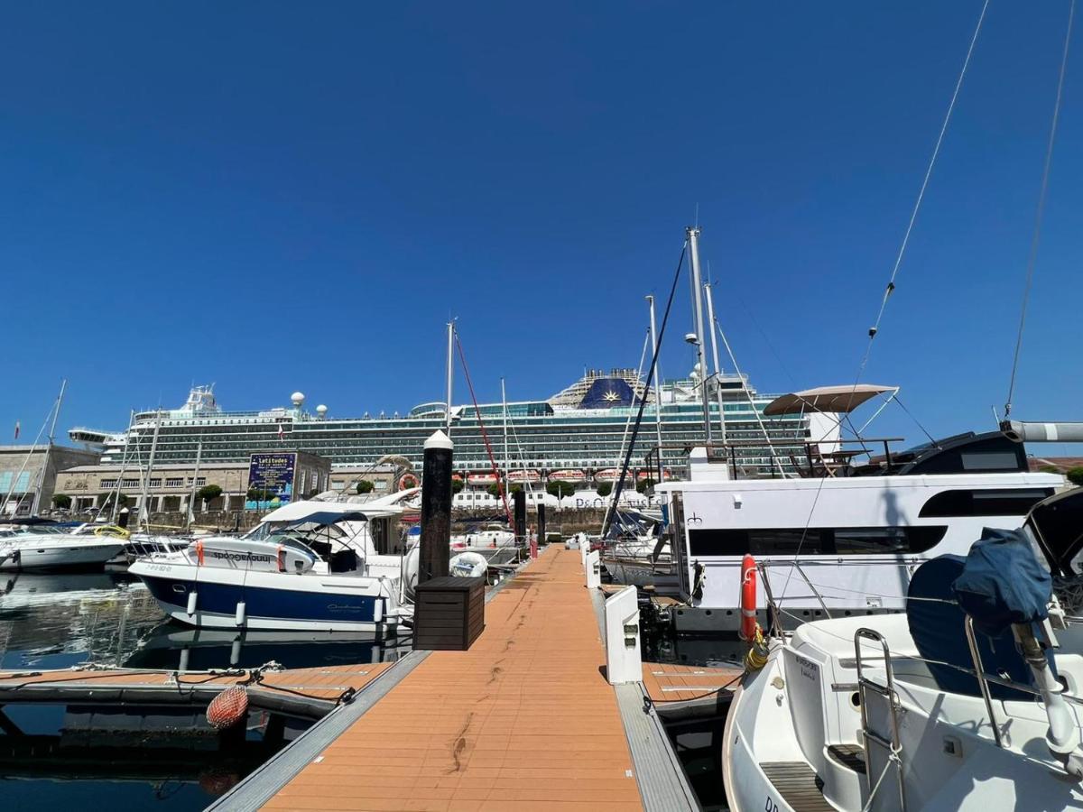 Hotel Casa Flotante En El Puerto De Vigo - Different Charter Zewnętrze zdjęcie