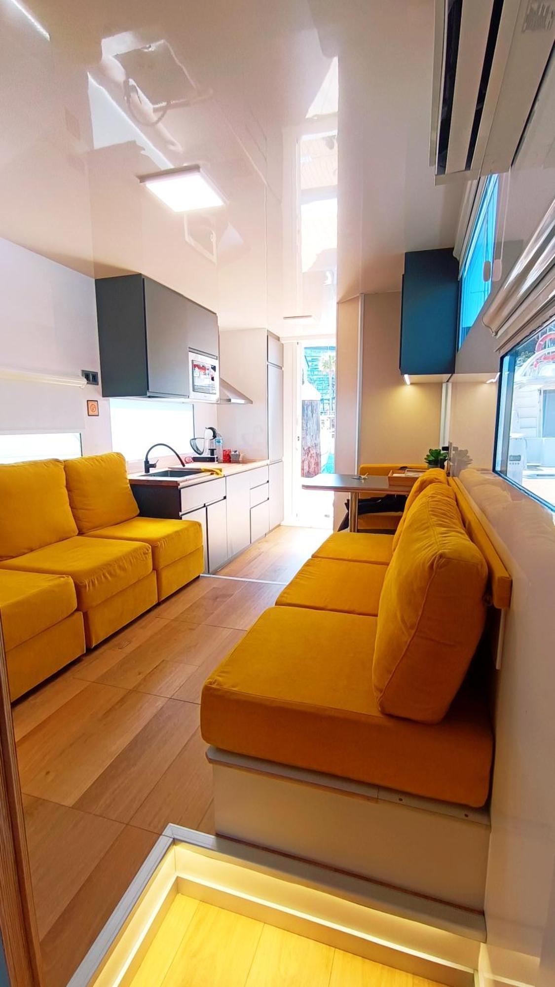 Hotel Casa Flotante En El Puerto De Vigo - Different Charter Zewnętrze zdjęcie