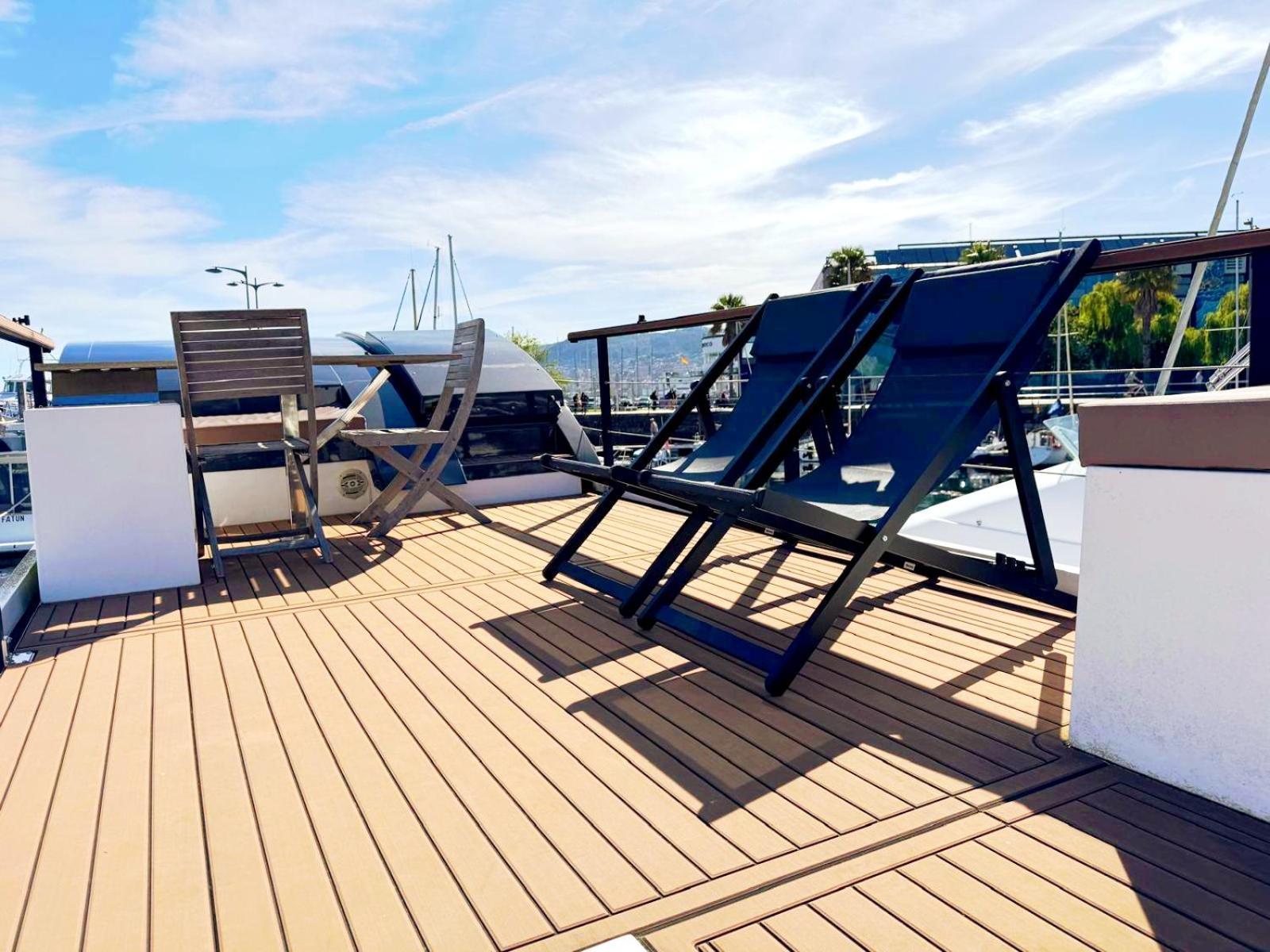 Hotel Casa Flotante En El Puerto De Vigo - Different Charter Zewnętrze zdjęcie